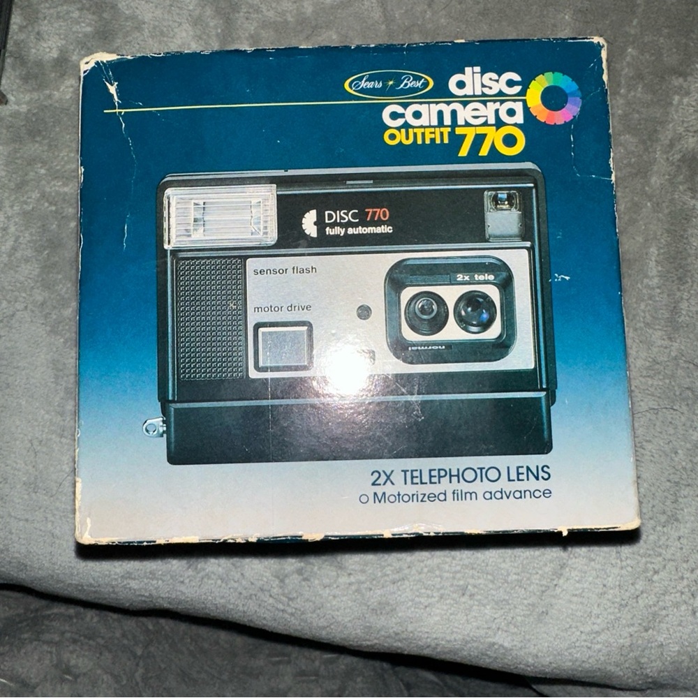 Sears‎ Disc 770 Camera - Black and Silver